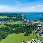 Exklusives Seehaus Lakehouse In Bestlage Mit Privaten Sandstrand Und Eigenem Boot Und Sup Obertrum am See
