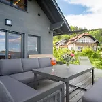 Exklusives Seehaus Lakehouse In Bestlage Mit Privaten Sandstrand Und Eigenem Boot Und Sup Casa vacanze Obertrum am See