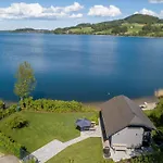 Exklusives Seehaus Lakehouse In Bestlage Mit Privaten Sandstrand Und Eigenem Boot Und Sup * Obertrum am See