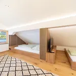 Casa vacanze Exklusives Seehaus Lakehouse In Bestlage Mit Privaten Sandstrand Und Eigenem Boot Und Sup *