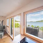 Exklusives Seehaus Lakehouse In Bestlage Mit Privaten Sandstrand Und Eigenem Boot Und Sup Casa vacanze Obertrum am See