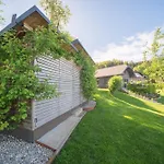 Exklusives Seehaus Lakehouse In Bestlage Mit Privaten Sandstrand Und Eigenem Boot Und Sup *