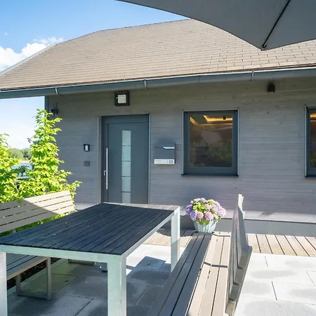 Exklusives Seehaus Lakehouse In Bestlage Mit Geheiztem Badefass, Boot, Kajak, Sup