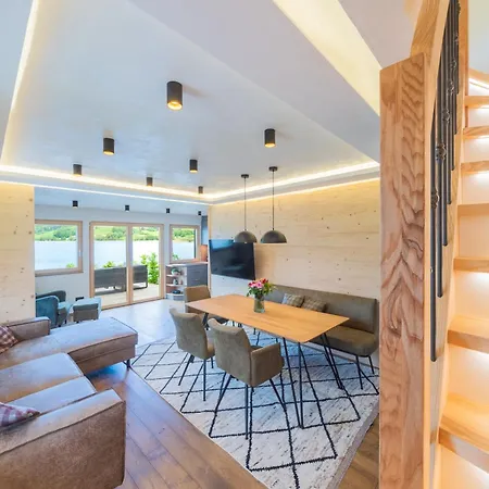 Exklusives Seehaus Lakehouse In Bestlage Mit Geheiztem Badefass, Boot, Kajak, Sup Semesterbostad