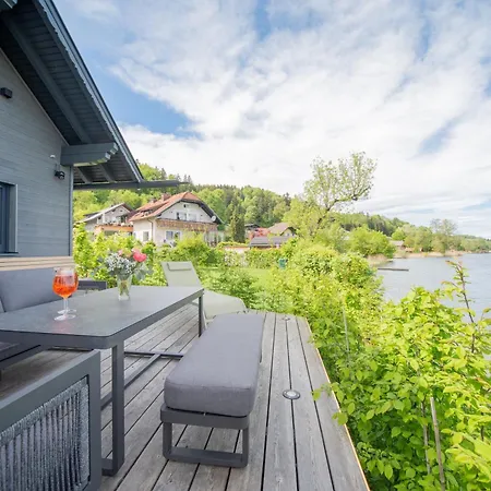 Exklusives Seehaus Lindners Lakehouse In Bestlage Mit Privaten Sandstrand Und Eigenem Boot * Obertrum am See