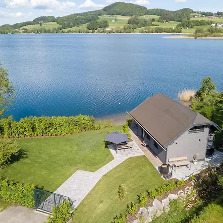 Semesterbostad Exklusives Seehaus Lakehouse In Bestlage Mit Geheiztem Badefass, Boot, Kajak, Sup