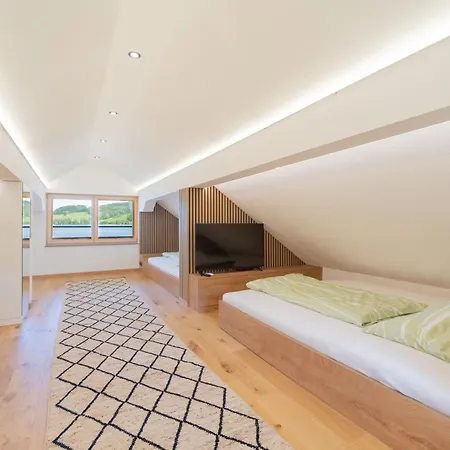 Exklusives Seehaus Lindners Lakehouse In Bestlage Mit Privaten Sandstrand Und Eigenem Boot بيت للعطل اوبرتروم ام سي