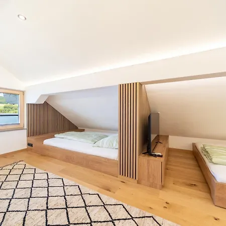 Semesterbostad Exklusives Seehaus Lindners Lakehouse In Bestlage Mit Privaten Sandstrand Und Eigenem Boot *