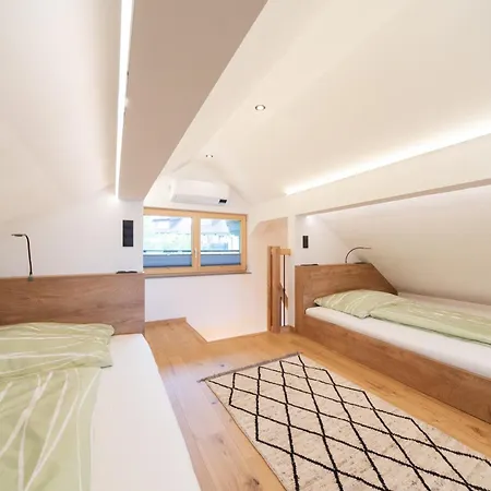 بيت للعطل Exklusives Seehaus Lindners Lakehouse In Bestlage Mit Privaten Sandstrand Und Eigenem Boot اوبرتروم ام سي