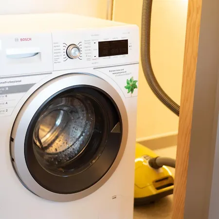 Semesterbostad Exklusives Seehaus Lindners Lakehouse In Bestlage Mit Privaten Sandstrand Und Eigenem Boot