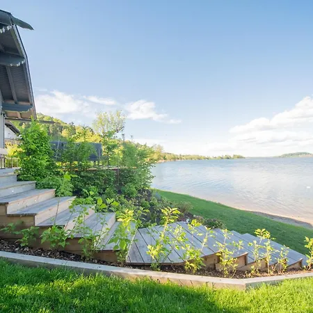 Semesterbostad Exklusives Seehaus Lindners Lakehouse In Bestlage Mit Privaten Sandstrand Und Eigenem Boot Obertrum am See