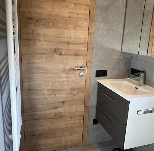 Exklusives Seehaus Lakehouse In Bestlage Mit Privaten Sandstrand Und Eigenem Boot Und Sup