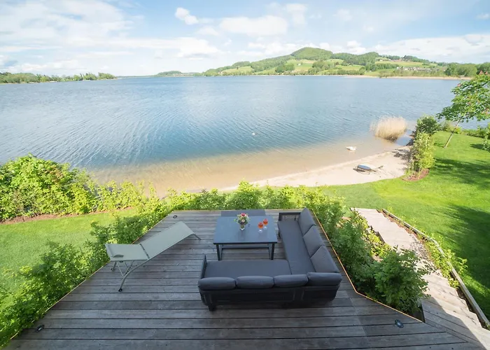 Exklusives Seehaus Lakehouse In Bestlage Mit Privaten Sandstrand Und Eigenem Boot Und Sup Obertrum am See